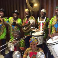 La fanfare Eyonlé en concert au restaurant les Copains d'Abord à Salbris 41